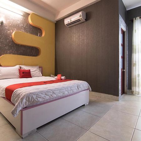Reddoorz Plus Near Aeon Mall Tan Phu 2 Ho Chi Minh City Exterior photo